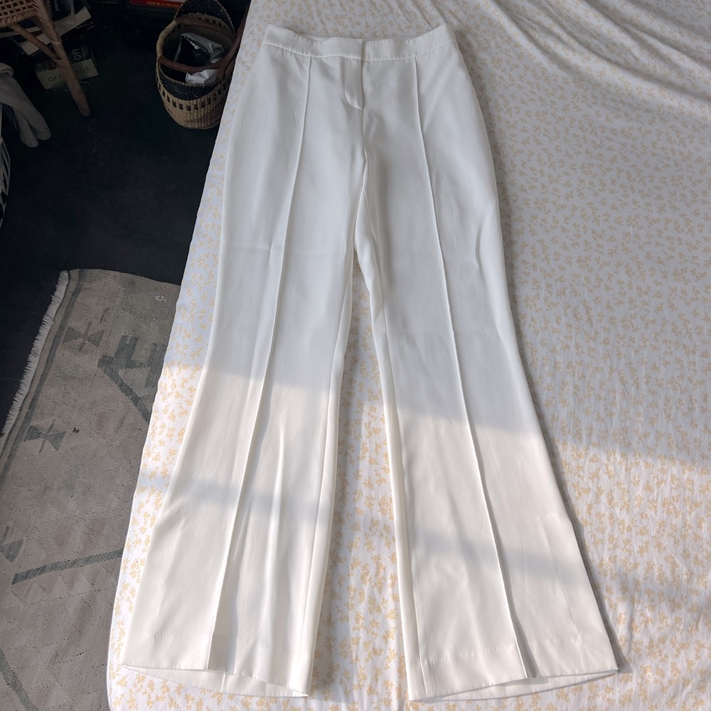 NWOT Stunning Valentina Shah white “Cloe Pant” — form fitting- flattering size 8